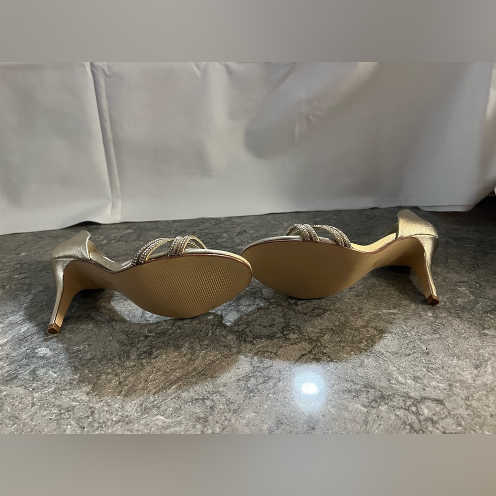 Caparros Gold / silver heels size 8 - Picture 9 of 11